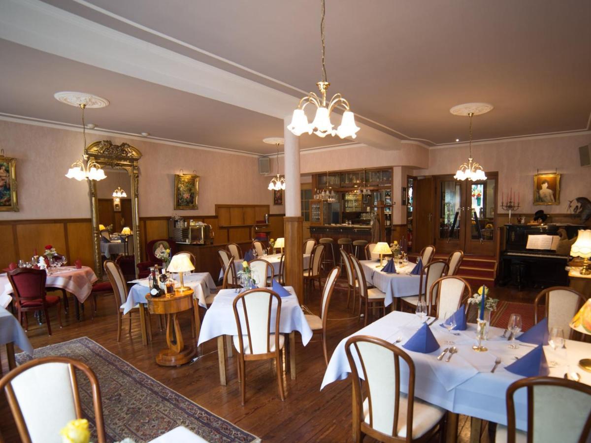 Hotel Zur Post - Burg An Der Mosel Exterior photo
